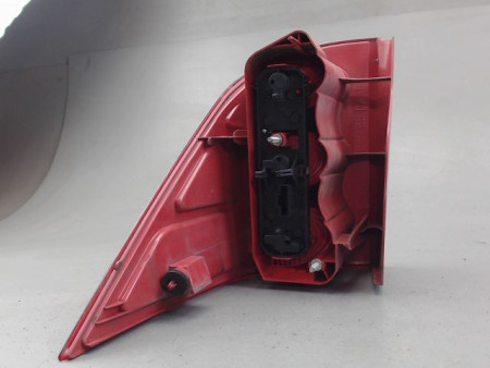 FEU ARRIERE GAUCHE  PEUGEOT 1007