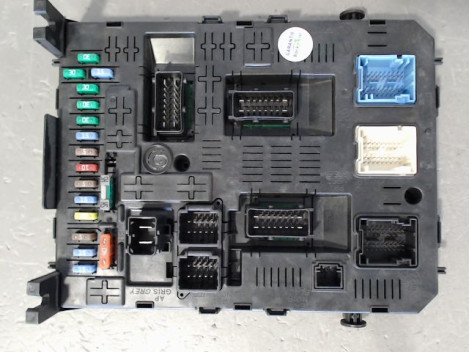 BOITIER GESTION HABITACLE PEUGEOT 5008