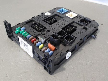 BOITIER GESTION HABITACLE PEUGEOT 5008
