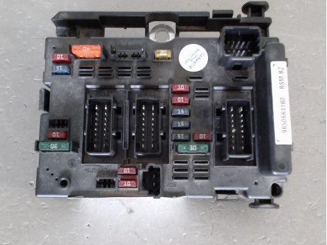 BOITE A FUSIBLES PEUGEOT 307