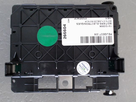 BOITE A FUSIBLES PEUGEOT 206