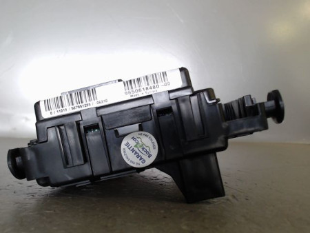 BOITE A FUSIBLES PEUGEOT 206