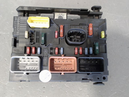 BOITE A FUSIBLES PEUGEOT 307