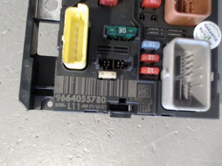 BOITE A FUSIBLES PEUGEOT 307