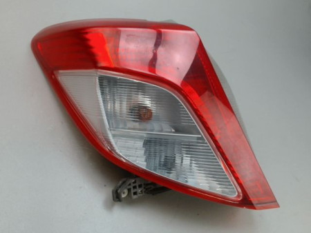 FEU ARRIERE GAUCHE  TOYOTA YARIS
