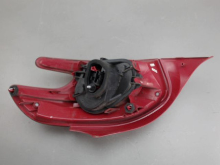 FEU ARRIERE GAUCHE  PEUGEOT 208