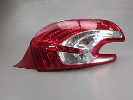 FEU ARRIERE DROIT PEUGEOT 208