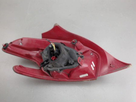 FEU ARRIERE DROIT PEUGEOT 208