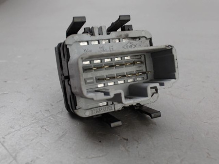 COMMANDE LEVE-GLACE PORTE AVG RENAULT CLIO