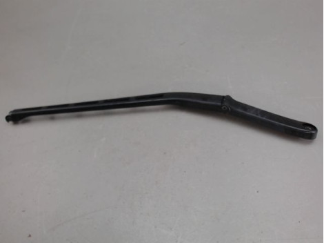 BRAS ESSUIE-GLACE AVANT GAUCHE MERCEDES CLASSE C
