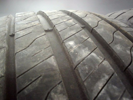 Paire de pneus GOOD YEAR EFFICIENT GRIP 2 SUV 4 245 60 18 105 H