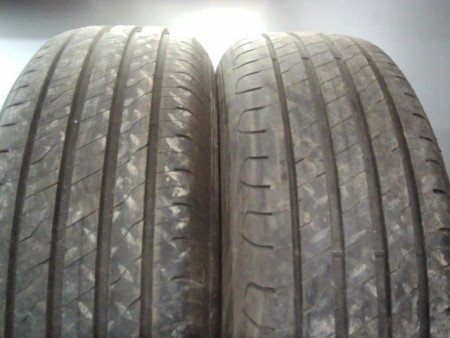Paire de pneus GOOD YEAR EFFICIENT GRIP 2 SUV 4 245 60 18 105 H