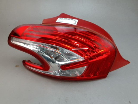 FEU ARRIERE GAUCHE  PEUGEOT 208