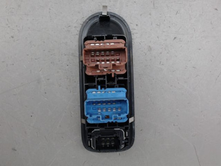 COMMANDE LEVE-GLACE PORTE AVG RENAULT CLIO