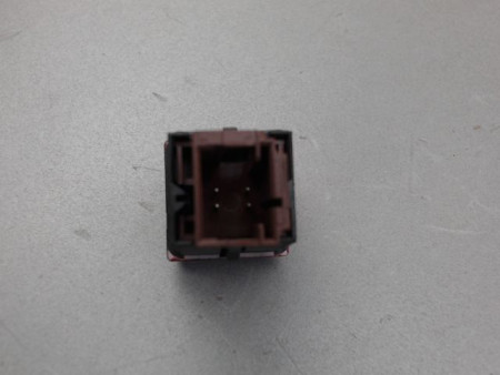 BOUTON DE WARNING PEUGEOT 207