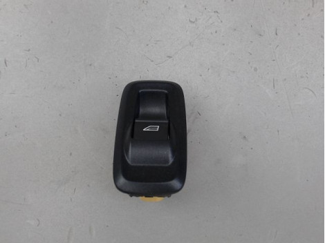 COMMANDE LEVE-GLACE PORTE AVD FORD FIESTA