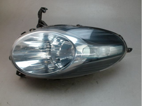 PHARE DROIT NISSAN MICRA