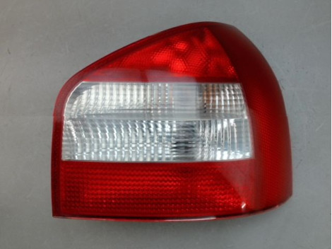 FEU ARRIERE DROIT AUDI A3