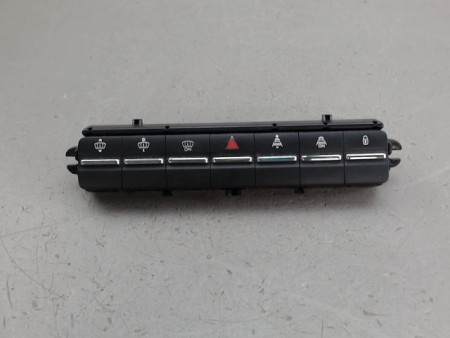 BOUTON DE WARNING PEUGEOT 5008