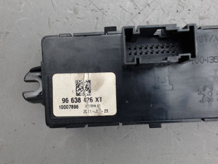 BOUTON DE WARNING PEUGEOT 5008