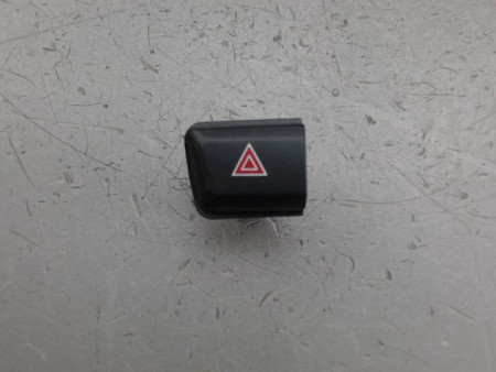 BOUTON DE WARNING PEUGEOT 208