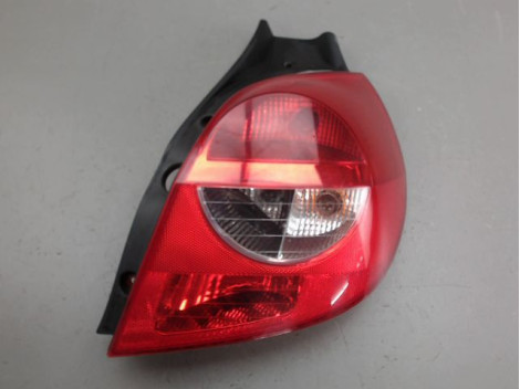 FEU ARRIERE DROIT RENAULT CLIO