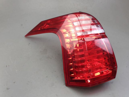 FEU ARRIERE GAUCHE  PEUGEOT 5008