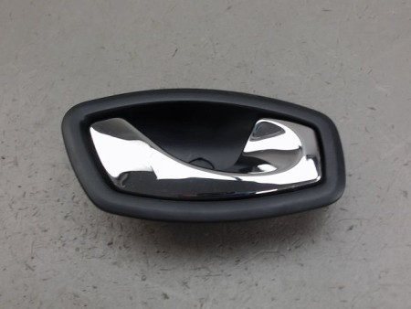 POIGNEE INTERIEURE PORTE AVANT DROIT RENAULT CAPTUR