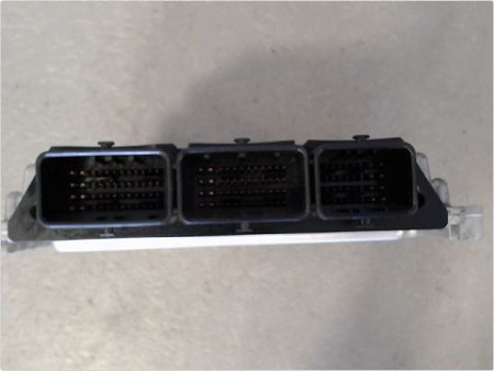 CALCULATEUR MOTEUR RENAULT LAGUNA