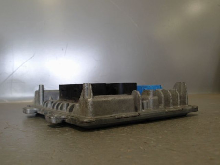 CALCULATEUR MOTEUR OPEL CORSA