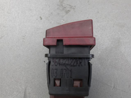 BOUTON DE WARNING PEUGEOT 207