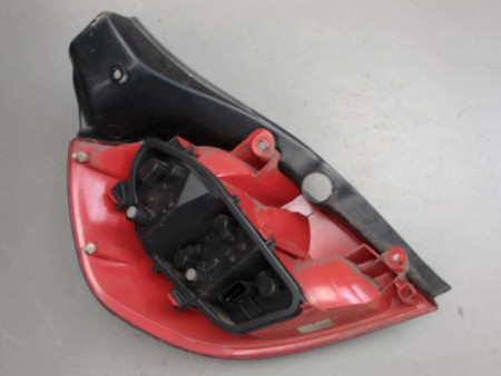 FEU ARRIERE DROIT RENAULT CLIO