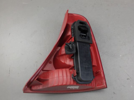 FEU ARRIERE GAUCHE  RENAULT CLIO