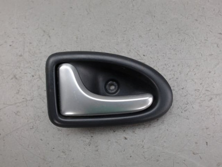 POIGNEE INTERIEURE PORTE AVANT GAUCHE RENAULT CLIO