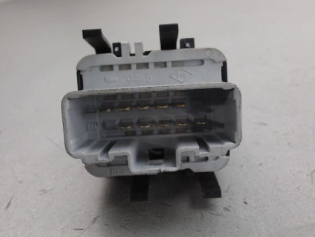 COMMANDE LEVE-GLACE PORTE AVG RENAULT CLIO