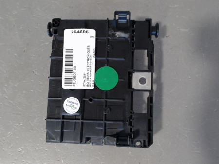 BOITE A FUSIBLES PEUGEOT 308