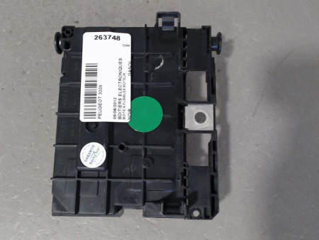 BOITE A FUSIBLES PEUGEOT 3008