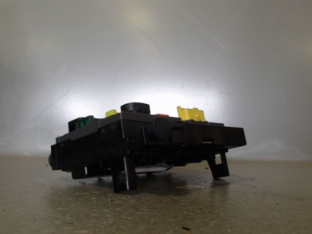 BOITE A FUSIBLES PEUGEOT 5008