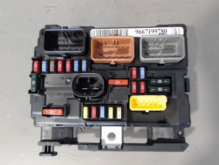 BOITE A FUSIBLES CITROEN C3