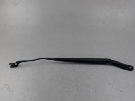 BRAS ESSUIE-GLACE AVANT DROIT PEUGEOT 208