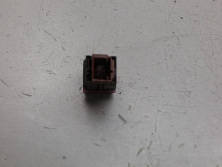 BOUTON DE WARNING PEUGEOT 206