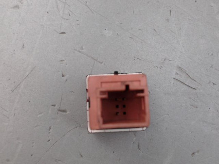 BOUTON DE WARNING CITROEN BERLINGO