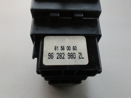COMMANDE CLIGNOTANT PEUGEOT 106