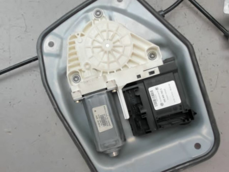 MECANISME LEVE-GLACE AVANT DROIT VOLKSWAGEN GOLF