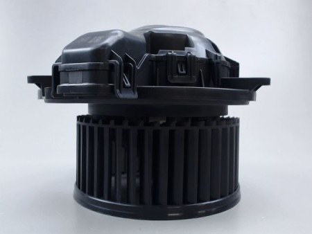 MOTEUR VENTILATEUR CHAUFFAGE B.M.W. SERIE 1
