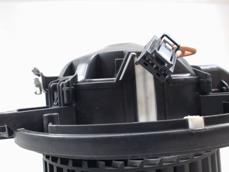 MOTEUR VENTILATEUR CHAUFFAGE B.M.W. SERIE 1