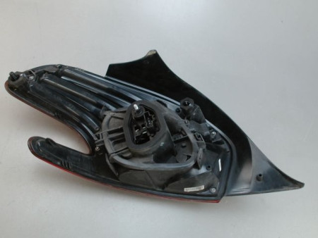 FEU ARRIERE DROIT PEUGEOT 208