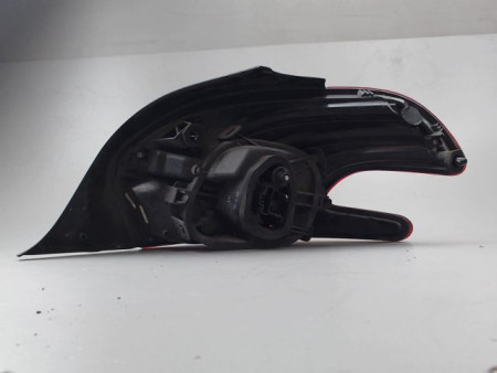 FEU ARRIERE GAUCHE  PEUGEOT 208