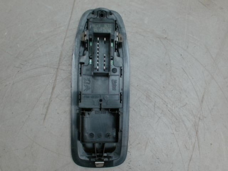 COMMANDE LEVE-GLACE PORTE AVG PEUGEOT 208