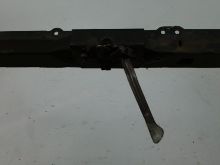 TRAVERSE SUPERIEURE ARMATURE AVANT CITROEN C4